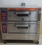 九成新双层烤箱现便宜处理15592839368